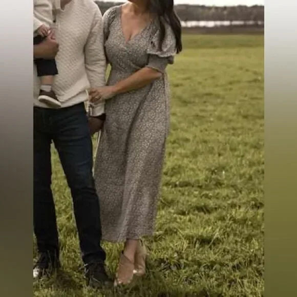 Lulus Times With You Sage Green Floral Print Puff Sleeve Midi Dress Size XS NEW - Picture 8 of 16